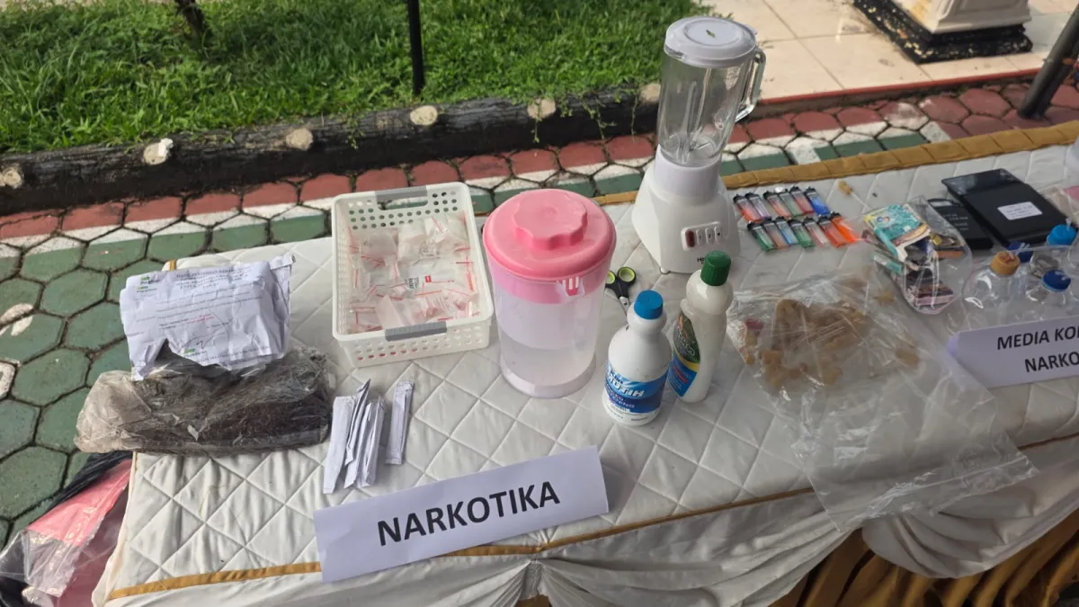 BARANG BUKTI DARI PERKARA YANG SUDAH INKRACHT DIMUSNAHKAN DI KEJAKSAAN SIJUNJUNG